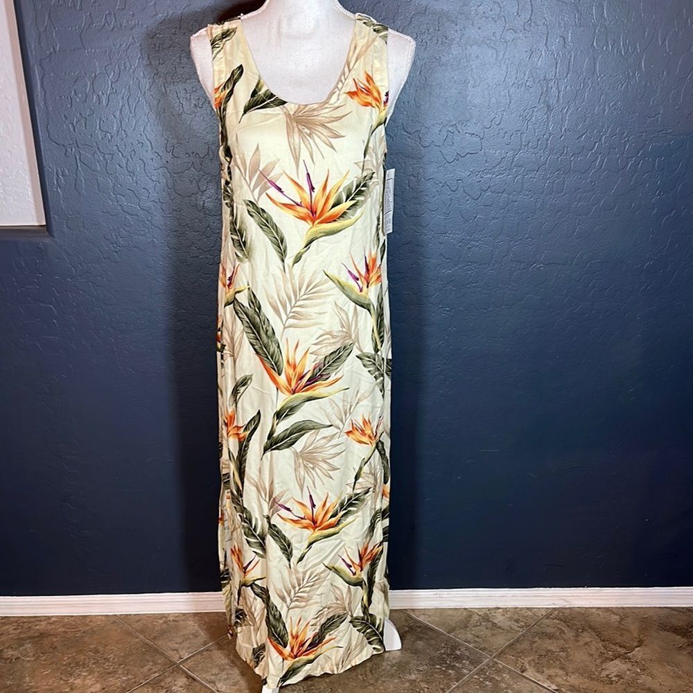 NWT Paradise found Floral Maxi Dress in Cream and Orange